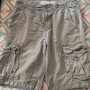 Men’s size 32 American Eagle cargo shorts